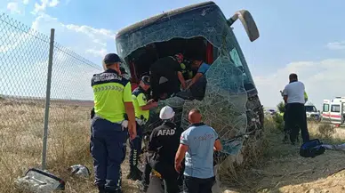Niğde otoyolunda yolcu otobüsü yoldan çıktı: Yaralılar var