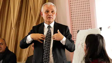 Ankara'da ilk kopuş: Mamak Belediye Başkanı Veli Gündüz Şahin CHP'den istifa etti