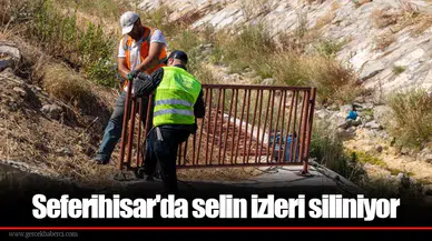 Seferihisar'da selin izleri siliniyor