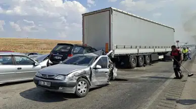 Afyonkarahisar'da anız dumanı zincirleme kazaya yol açtı