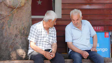 Yeni Parti'den emeklilere seyyanen zam ve 45 bin 800 TL taban maaş teklifi