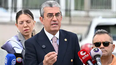 Tedbiri kalkan Günaydın'dan Meclis Başkanlığı'na: 'Tabelayı geri takması lazım'
