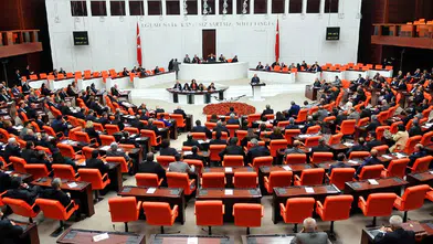 AK Parti'nin teklifi Meclis'i Temmuzda da çalıştıracak
