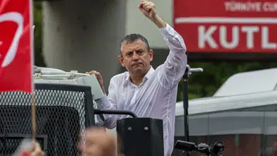 Özgür Özel'in yeni parti kararı uluslararası basının gündemine girdi