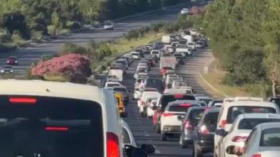 Çeşme'de Temmuz Yoğunluğu: Pazar Dönüşü Otoyolu Kilitledi