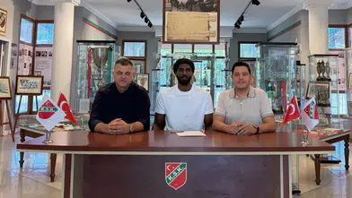 Kısa forvet Muhaymin Mustafa Karşıyaka'da