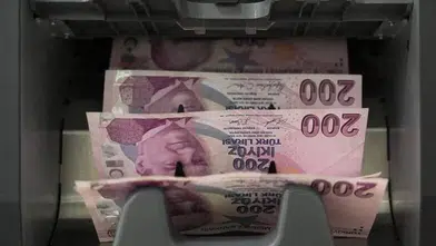 Hazine iki ihaleyle 143,9 milyar lira borçlandı