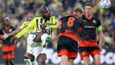Fenerbahçe, Slavia Prag ile 2-2 berabere kaldı