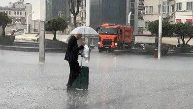 Bakan Kurum'dan 10 ile turuncu kodlu kuvvetli yağış uyarısı