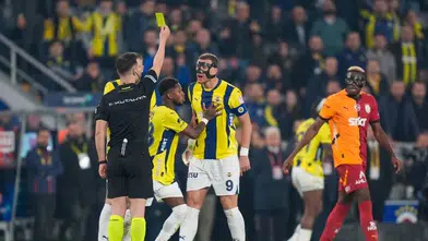 Galatasaray-Fenerbahçe derbilerinde son 20 maçta 16 kırmızı kart çıktı