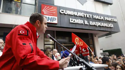 CHP'nin kurultay kararı İzmir'de protesto edildi