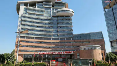 CHP'de 9 vekilin disiplin süreci istifa krizine takıldı