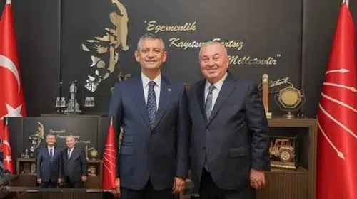 Cemal Enginyurt'tan Videolu Mesaj: "Siz Koltuklarınıza Sarılın, Biz Milletimizle Omuz Omuzayız"