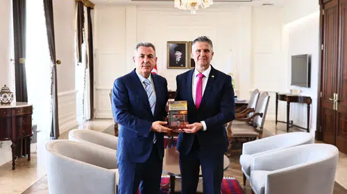İzmir Eğitim Müfettişleri Başkanı Koray Aykurt'tan Disiplin Soruşturmalarına Işık Tutan Eser