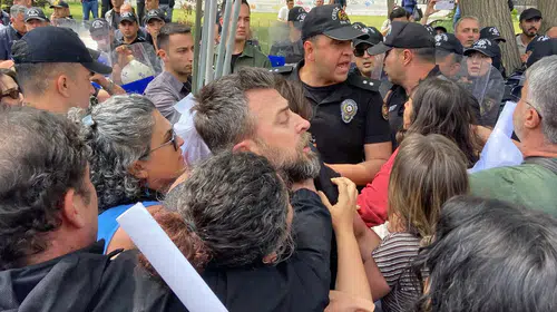 Ankara'da öğretmenlerin açıklamasına polis müdahalesi: Gözaltılar var