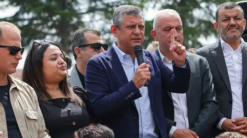Özgür Özel: 'CHP'yi elimizden almak, iktidar yürüyüşümüzü durdurmak istiyorlar'