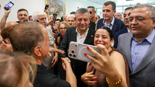 Özgür Özel, Diyarbakır'da: Yurttaşlardan yoğun ilgi