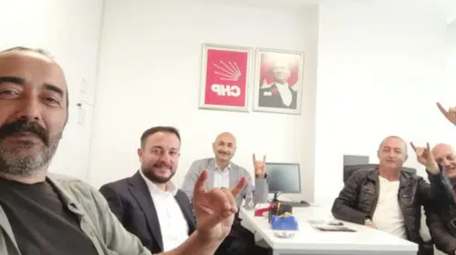 CHP Genel Merkezi'nde tartışma yaratan kare: Bozkurtlu fotoğraf