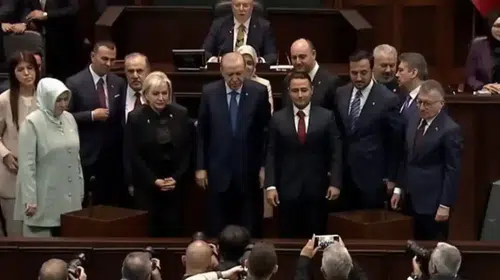 CHP'den istifa eden Nimet Özdemir AK Parti'ye katıldı