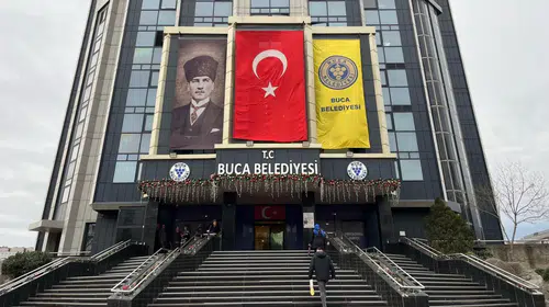 Buca Belediyesi’nde Duman döneminden kalan son isim görevi bıraktı, 4 yeni başkan yardımcısı atandı