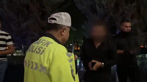 Alkollü sürücünün yalanını kuzeni polis ekiplerine ifşa etti
