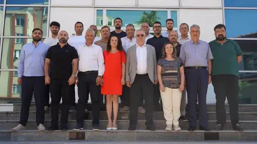 Edremit'te CHP'den toplu istifa: Başkan Ertaş ve 19 meclis üyesi YENİ Parti'ye katıldı