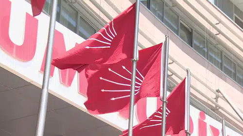 CHP'de 8 il başkanı görevden alındı