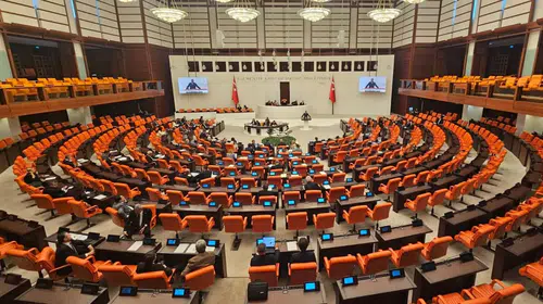 Meclis'te Gergin Anlar: AK Parti ve MHP'nin Reddiyle KKTC Önergesi Düşürüldü!