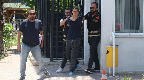 Ablalarına “içlerine şeytan girdi” diyerek saldıran erkek tutuklandı