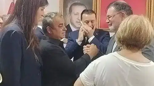 Menderes başkanvekili seçiminde CHP'li üyeden AK Parti'ye dikkat çeken tebrik!