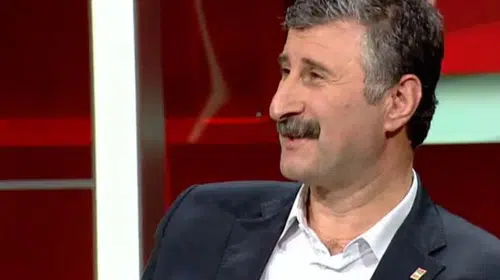 Alper Taş: "İktidar Bir Oyun Tezgahlıyor, Özgür Özel Akıllı Bir Taktikle Bozdu"