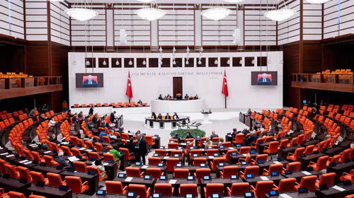 Terörsüz Türkiye teklifi komisyonda izdiham ve tartışmalarla başladı