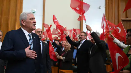 İYİ Parti 'Terörsüz Türkiye' yasası için olağanüstü toplandı