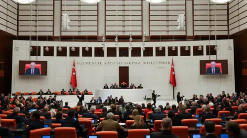Siyasette 'Terörsüz Türkiye' Uzlaşması: Kanun Teklifine 5 Partiden İmza, YRP'den Referandum Çağrısı