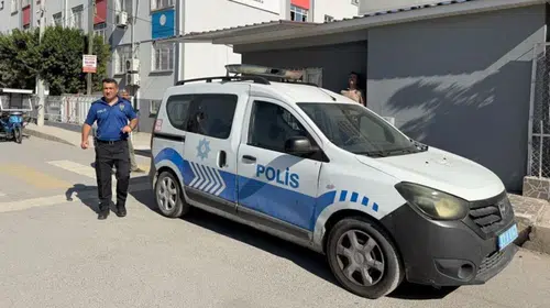 Mersin'de ilkokul öğrencisinin çantasından tabanca çıktı, baba gözaltında