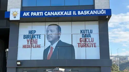 Ak Parti üyeleri toplantı sonrası tartıştı, parti açıklama yaptı
