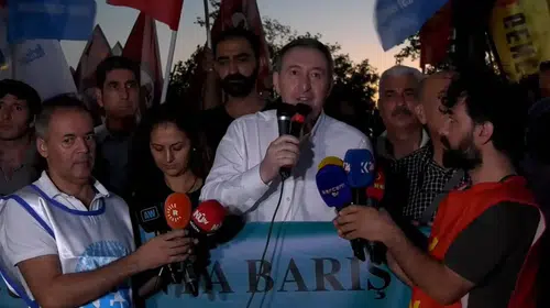 DEM Parti Eş Genel Başkanı Bakırhan: Barış imkanını demokrasiye evriltmek 86 milyonun sorumluluğu