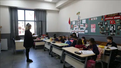Okullarda uyum haftası yarın başlıyor, kamu çalışanı velilere 3 saat izin
