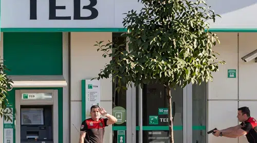 İzmir'de sıcak anlar! Bankada müşteri ve çalışanlar rehin alındı!