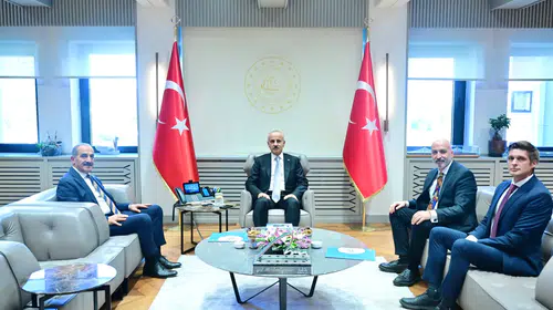 Yaş meyve sebze ve meyve sebze mamulleri sektörlerinin lojistik sorunlarına bakan neşter attı