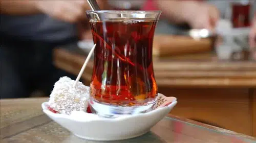 Uzmanlar uyardı: Çok sıcak çay ve kahve yemek borusu kanseri riskini artırıyor