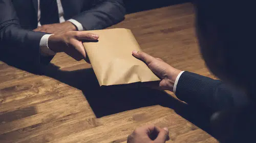 Yargıtay’dan Rüşvet Davasında Şartlı Teklifler İçin Beraat Kararı