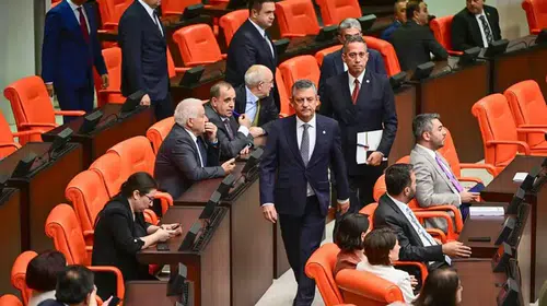 Yeni Parti Meclis açılışında Erdoğan için ayağa kalkmayacak
