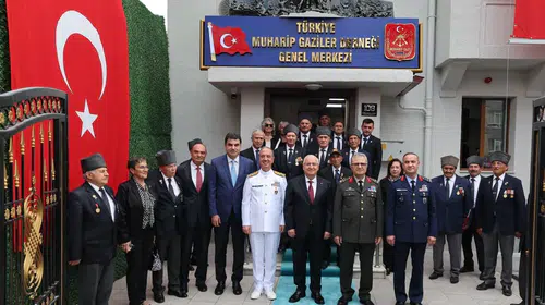 Milli Savunma Bakanı Yaşar Güler, Türkiye Muharip Gaziler Derneği Genel Merkezi'ni açtı