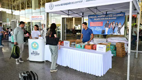 Manisa Büyükşehir Belediyesi’nden Öğrencilere Hoş Geldin Karşılaması