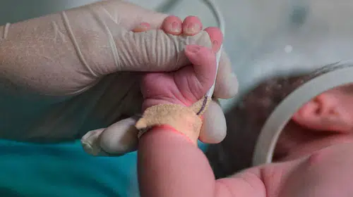 Yenidoğan çetesi davasında 2 doktor tahliye edildi, diğer tutuklular içeride