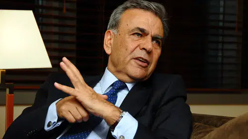 Aziz Kocaoğlu YENİ Parti Urla kongresinde İl Başkanı Güç'ü eleştirdi