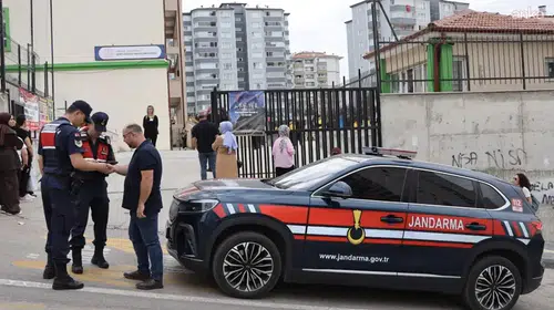 Ankara'da okul çevresi denetimlerinde 14 aranan şahıs yakalandı