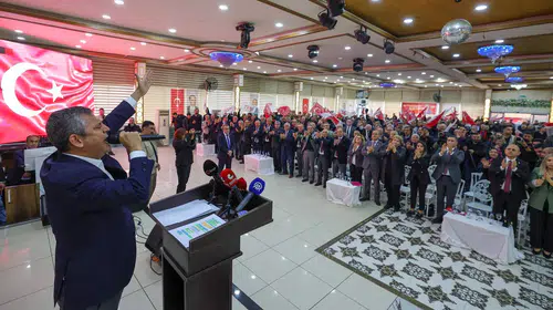 Özgür Özel: Fon vurgununda mağdur AK Partili, sen bizimle aynı taraftasın