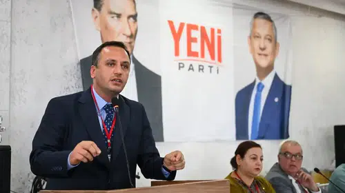 Bornova Belediye Başkanı Eşki'den partiden ayrılan isimlere sert tepki